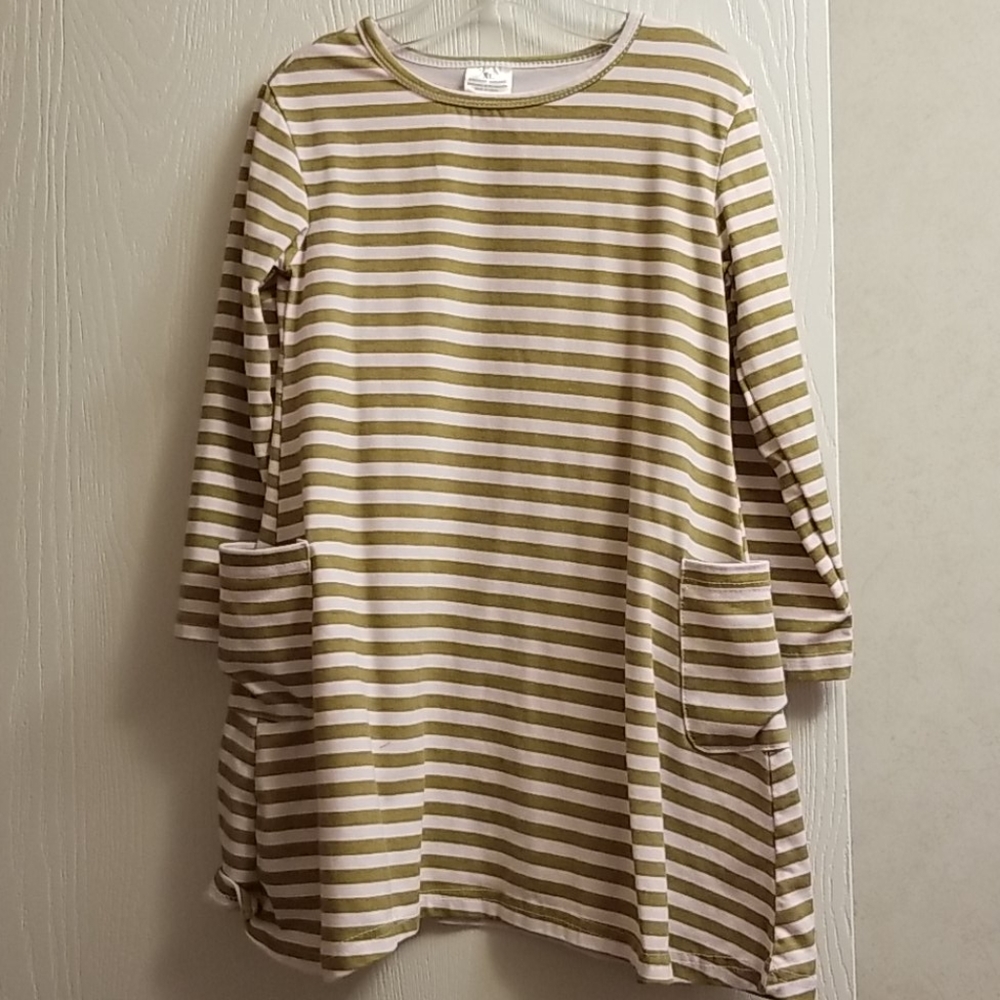 Girls stripped dress with scarf.